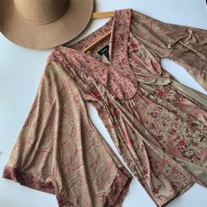 BOHO bell sleeve 70s style pink floral paisley top